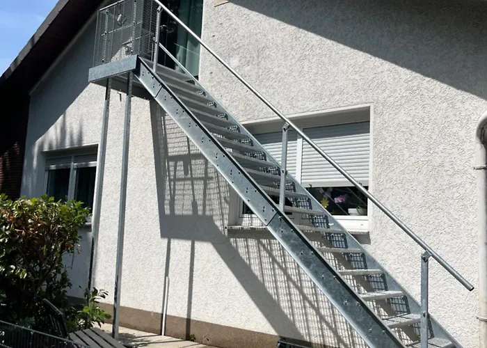 Апартаменты Hellbergsapart Бад-Эйнхаузен