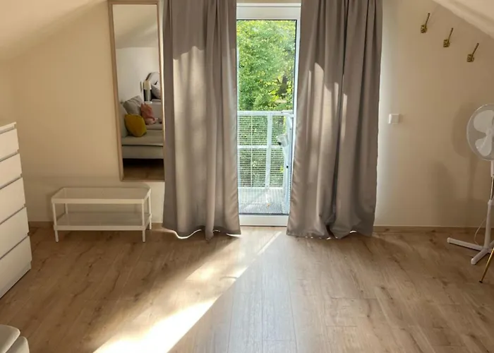 Hellbergsapart Апартаменты Бад-Эйнхаузен